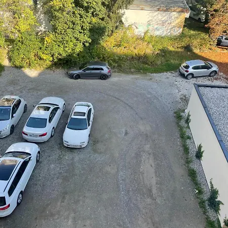 Casa Park Premium Free Parking